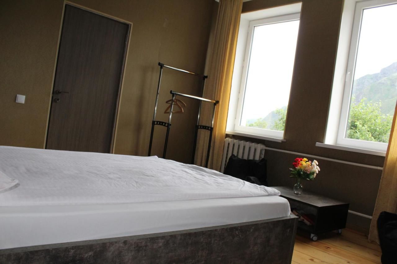 Гостевой дом Homestay Lela and Mari Степанцминда